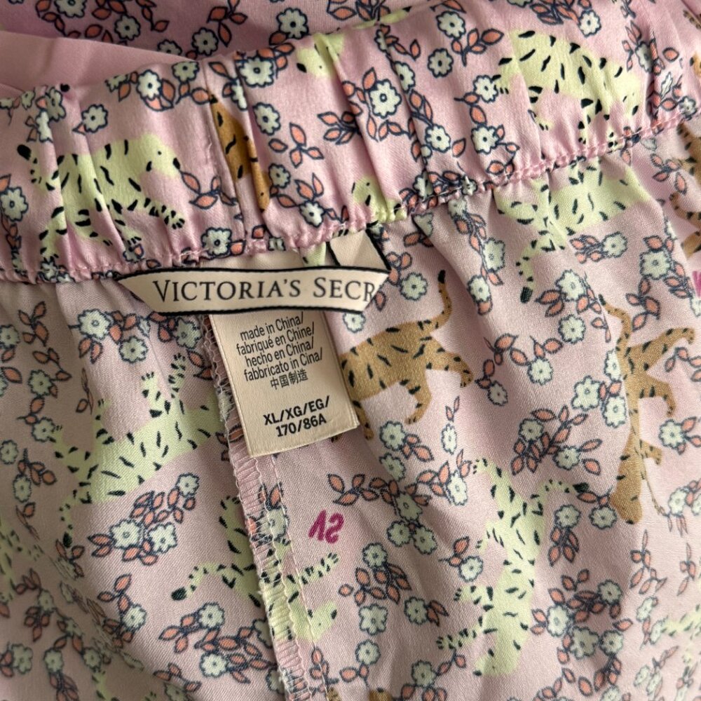 Victoria’s Secret Pink Leopard Floral Satin Pajama Set – Mixed Sizes (Top L, Bot - Picture 12 of 13